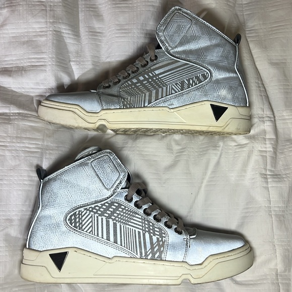 Men's US 10.5 Guess Iridescent Street High Tops - Picture 3 of 6